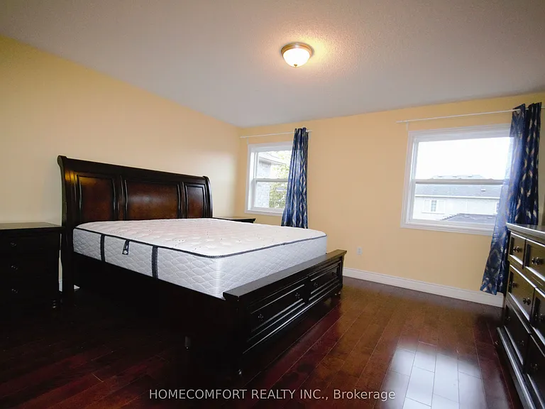 28 Deerwood Cres — Photo 13