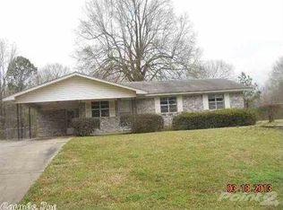 2704 Hixon Dr, Pine Bluff, AR 71603