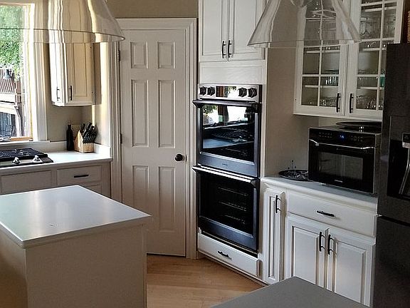 5th image of 3889 Apple Valley Dr