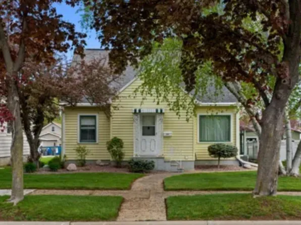 2117 Adams St, La Crosse, WI 54601