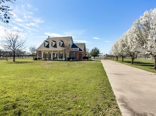 501 Ranch Country Ct, Burleson, TX 76028