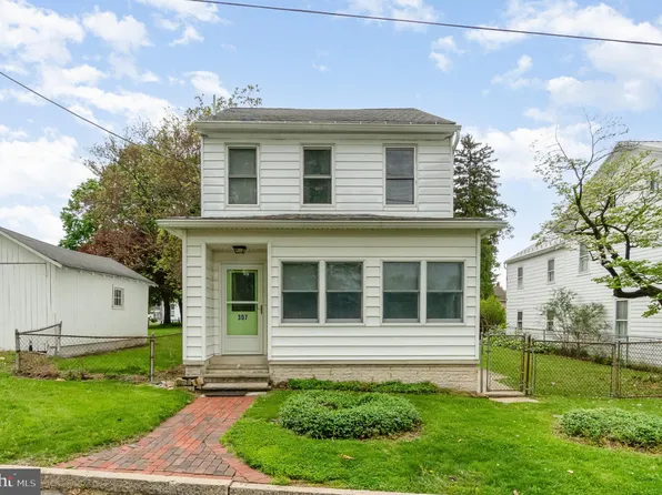 307 Church St, Dauphin, PA 17018