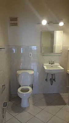 Rented by Batra Group Inc | media 40