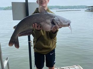 569 Ginger Rd, Lake Ozark, MO 65049