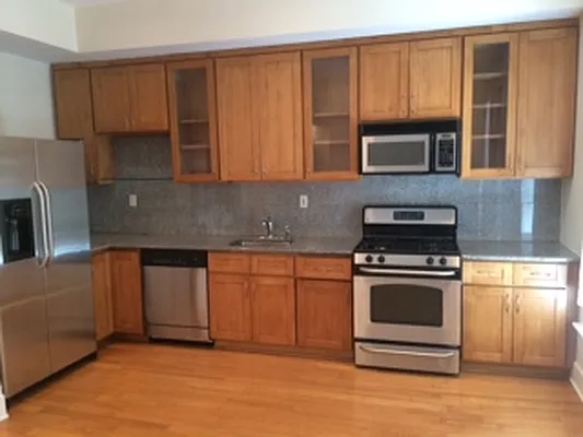 Rented by Space Real Estate | media 36