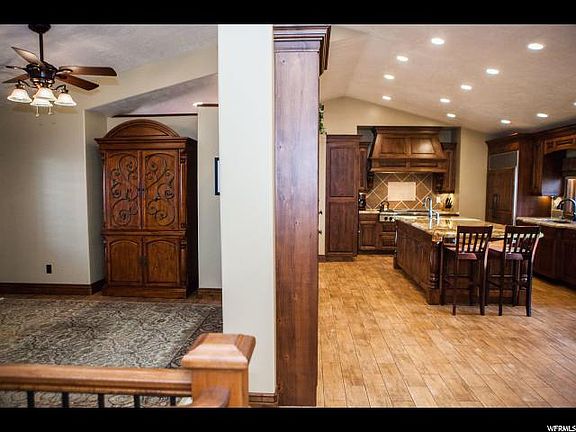 5th image of 10178 S Knox Ct