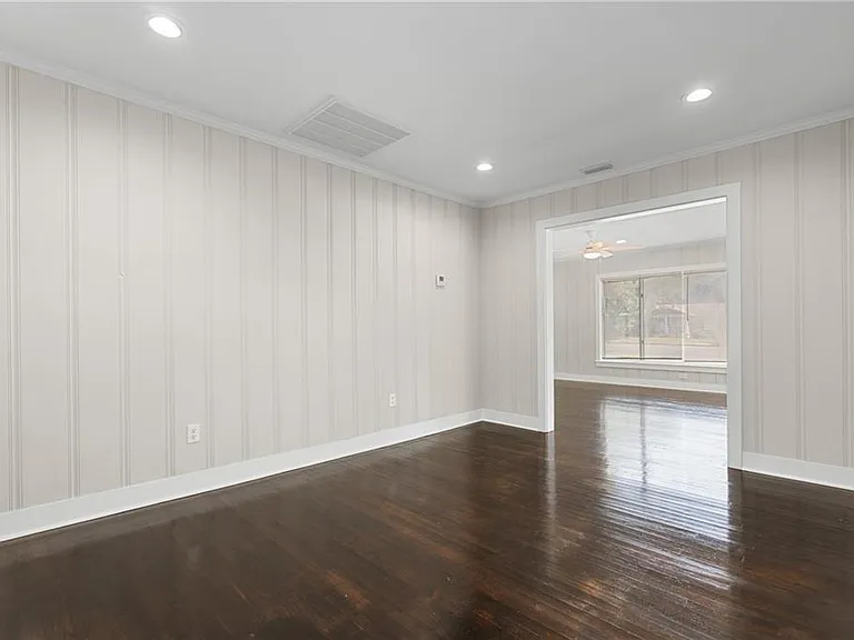 2762 Hillcrest Rd — Photo 9