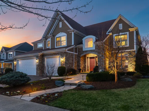 39W876 N Hathaway Ln, Geneva, IL 60134