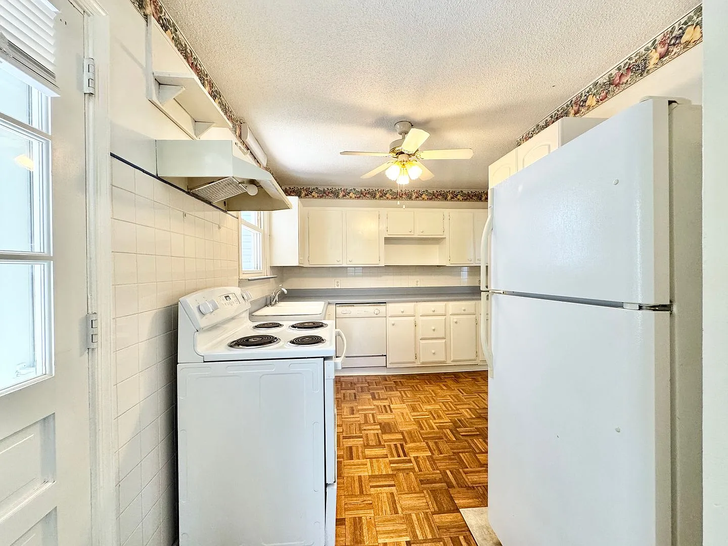 Beautiful Home with Great location — Photo 4