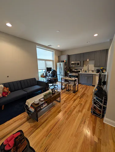 3122 N Broadway St #402 Photo 1