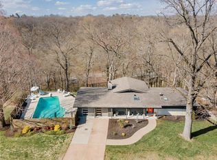 201 Horseshoe Dr, Saint Louis, MO