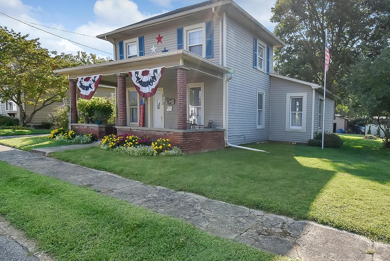 213 N Liberty St photo 1