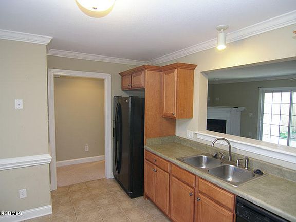 5th image of 1925 A Cambria Dr