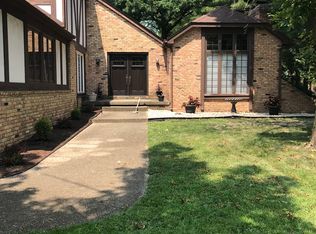 710 Apache Dr, Forsyth, IL 62535