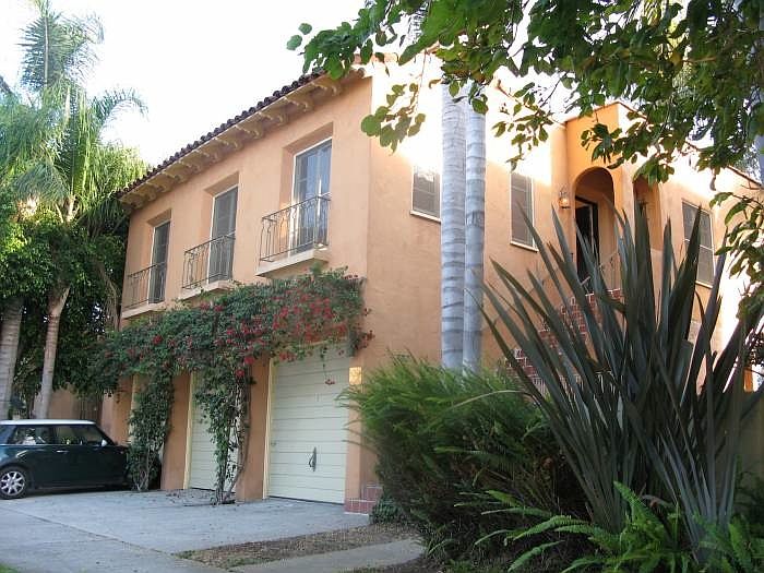 1st image of 8264 Oakwood Ave
