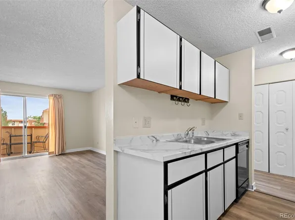 10211 Ura Lane Bldg 5 #204, Thornton, CO 80260