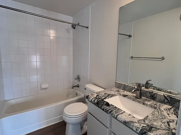 837 E 17th Ave #2F — Photo 9