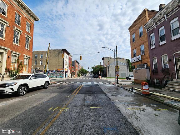 5th image of 239 N Carey St