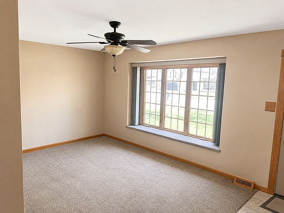 4th image of 22548 Lakeshore Dr
