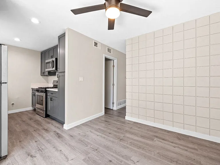 Wescove Apartments — Photo 11