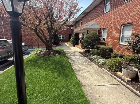 1690 Grand Ave APT B2, Baldwin, NY 11510