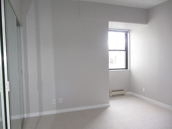 5th image of 1 Daniel Burnham Ct APT 402