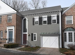 520 Main St APT 13, Ridgefield, CT 06877