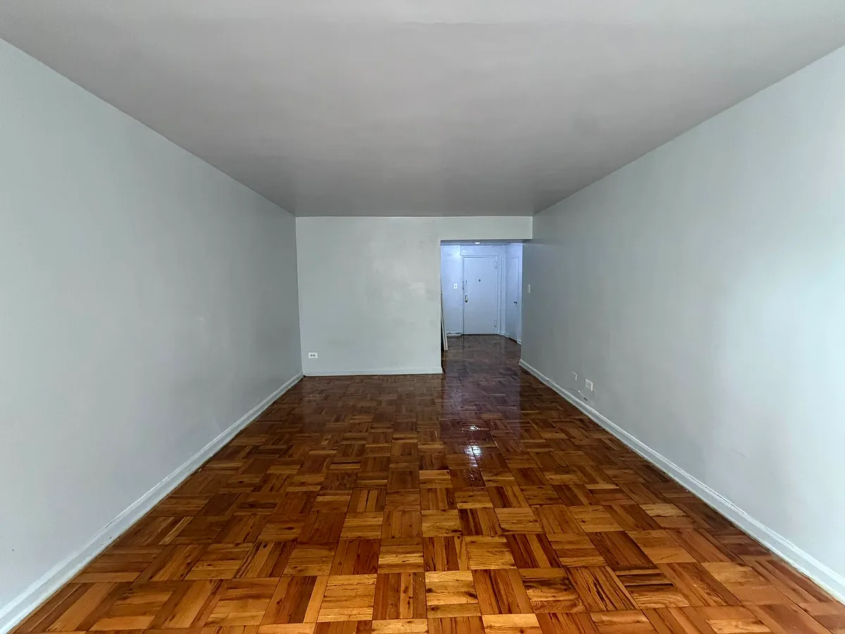 Building Photo - 4411 Church Ave #2K