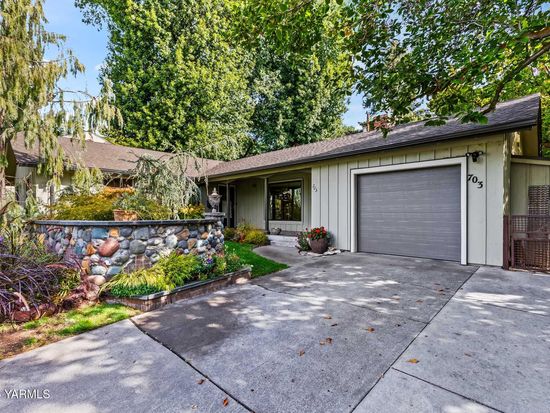 703 S 27th Ave, Yakima, WA 98902