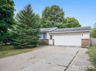 7581 Westlane Ave, Jenison, MI 49428