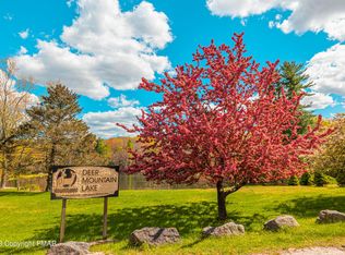 129 Meadow Ln, Swiftwater, PA 18370