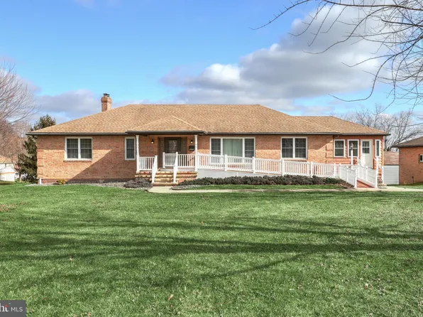 325 Grove Rd, Red Lion, PA 17356