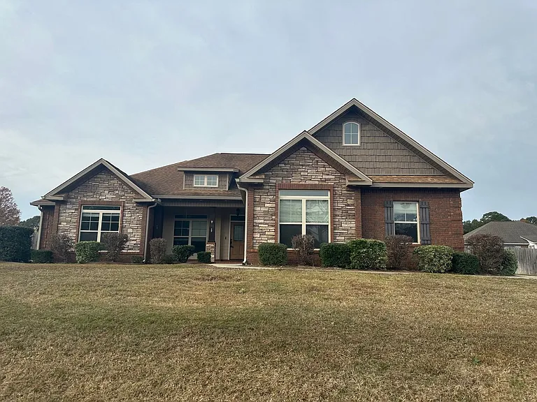 115 Hayley Dr — Photo 1