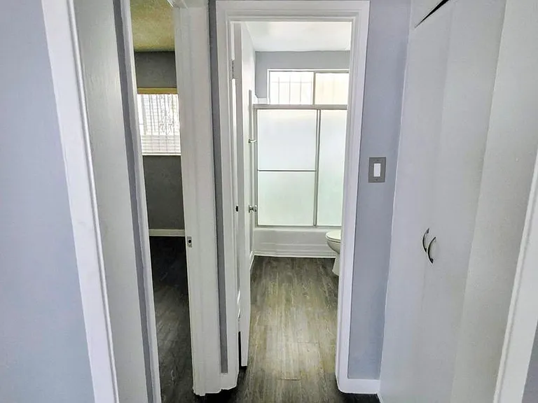 421 Venice Way — Photo 15
