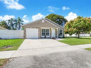 1200 SW 85th Ter, Pembroke Pines, FL 33025