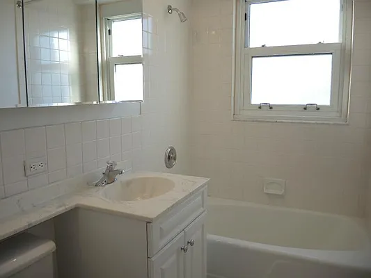 Rented by Bouklis Group | media 11