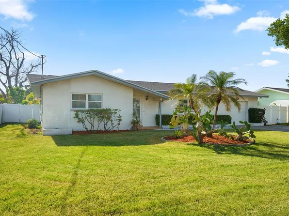 1768 Harbor Cir E, Largo, FL 33770