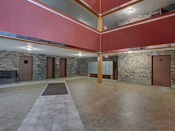 2nd image of 8936 N Parkside Ave #B-401