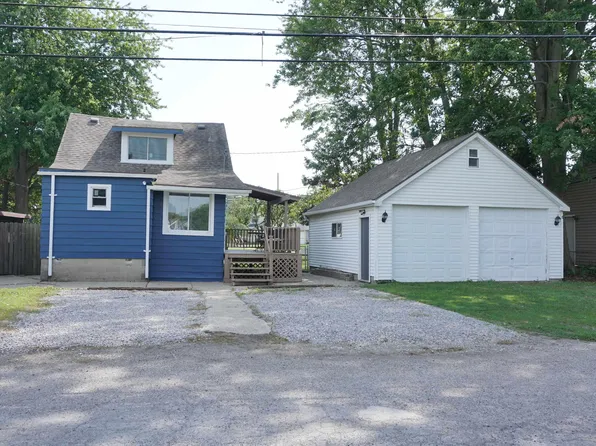 29455 S River Rd, Harrison Township, MI 48045