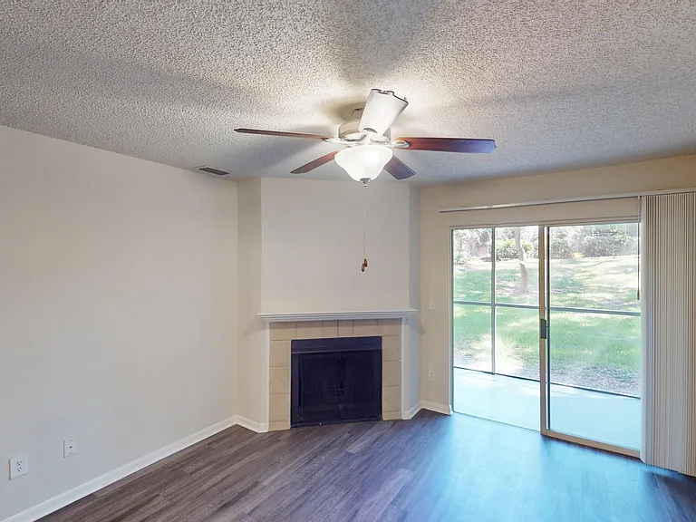 Altamira Place Apartment Homes — Photo 104