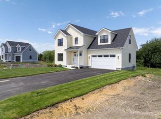 371 Freedom Trail Dr, Portsmouth, RI 02871