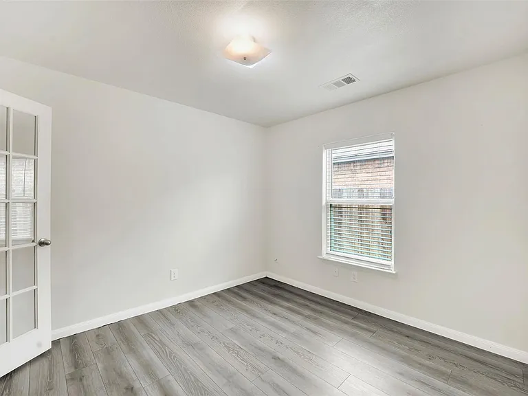 170 Kennedy Dr — Photo 19