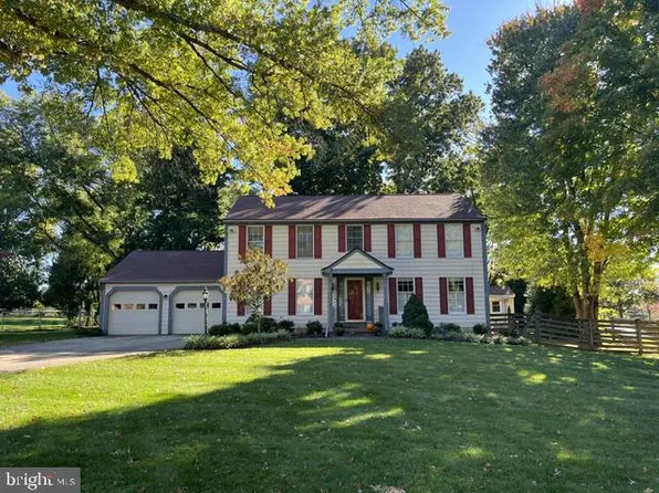 10221 Westwood Dr, Columbia, MD 21044