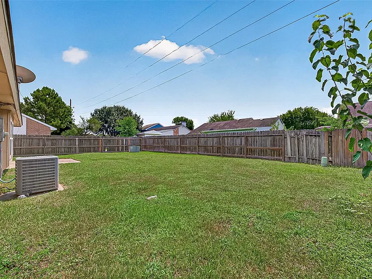 7410 La Granada Dr — Photo 37