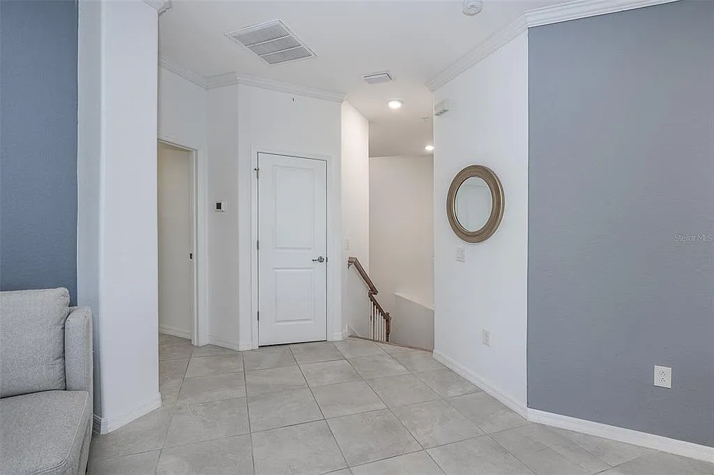 3 bed, 2.0 bath, 2222 sqft, $5,500 — Photo 4