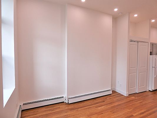 5th image of 1742 1st Ave APT 6A