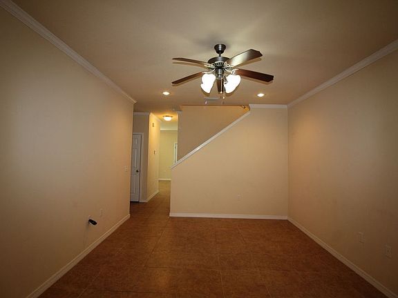 2nd image of 1481 Bentley Cir