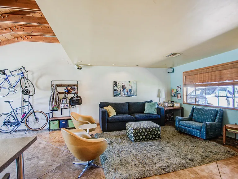 1336 E Orange St — Photo 8
