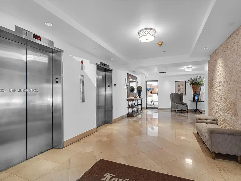 575 Crandon Blvd #504 — Photo 31