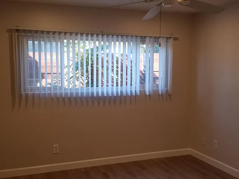 11471 Oxnard St — Photo 10